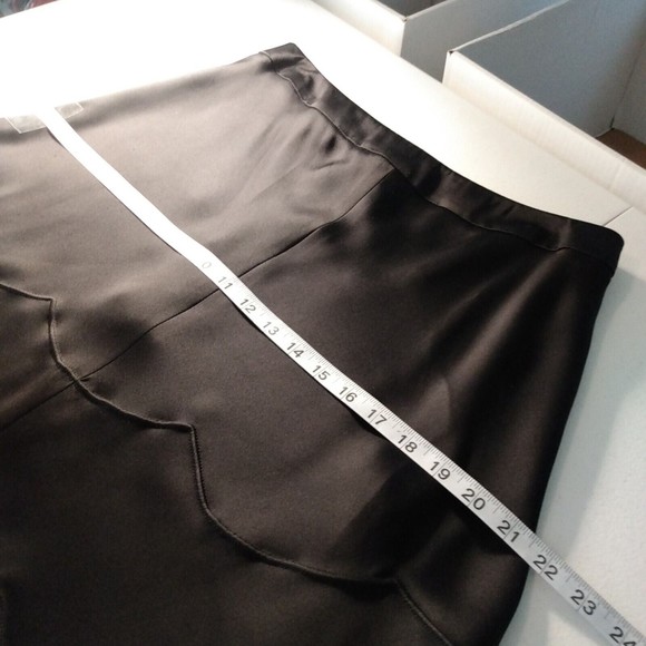 Georgio Armani 100% Silk Black Knee Length Skirt Unique stitching Size 46 NEW - Picture 8 of 9